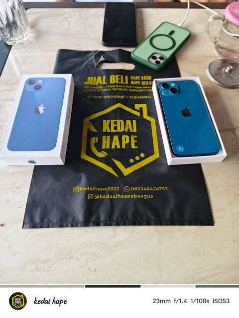 iPhone 13 biru terjual