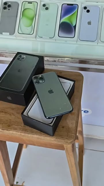 iPhone 11 Pro hijau